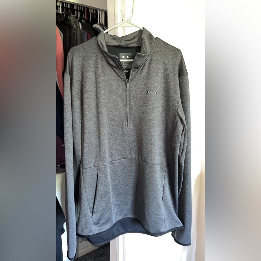 Men’s Oakley Pullover